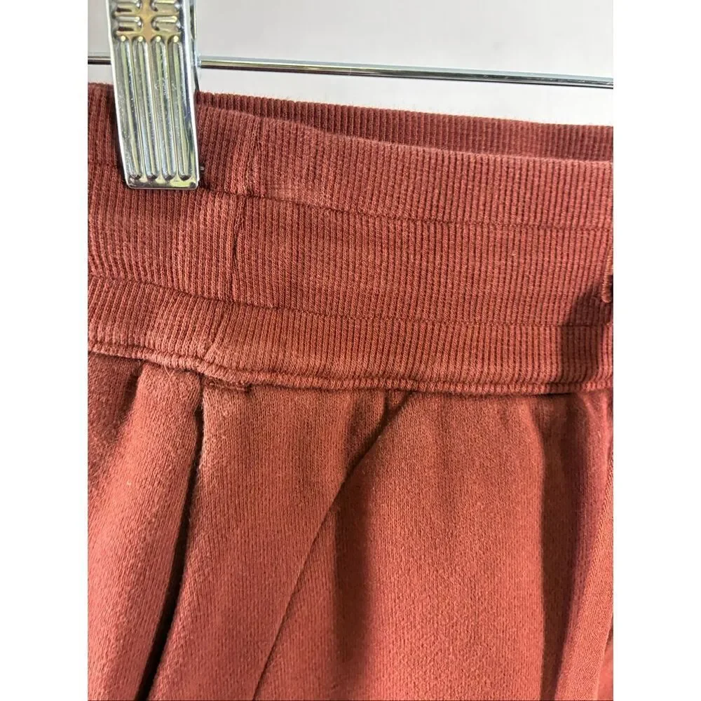 Lululemon Scuba High Rise Joggers in Date Brown Size 0
